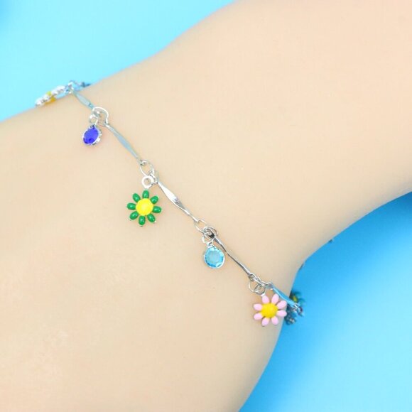 Chic & Stylish Bracelet – A Thoughtful Gift for Women and Girls, DYC1053 - Picture 1 of 9